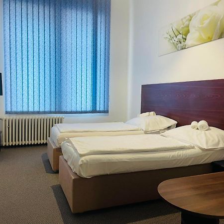 Hotel Bila Ruze Strakonice Esterno foto