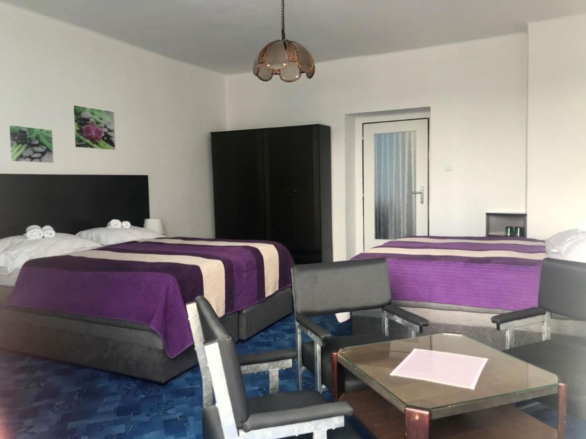 Hotel Bila Ruze Strakonice Esterno foto