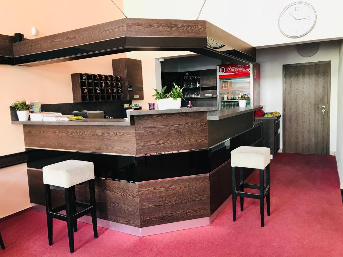 Hotel Bila Ruze Strakonice Esterno foto