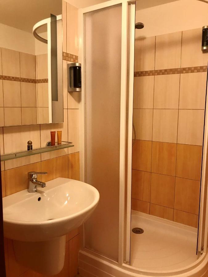 Hotel Bila Ruze Strakonice Esterno foto