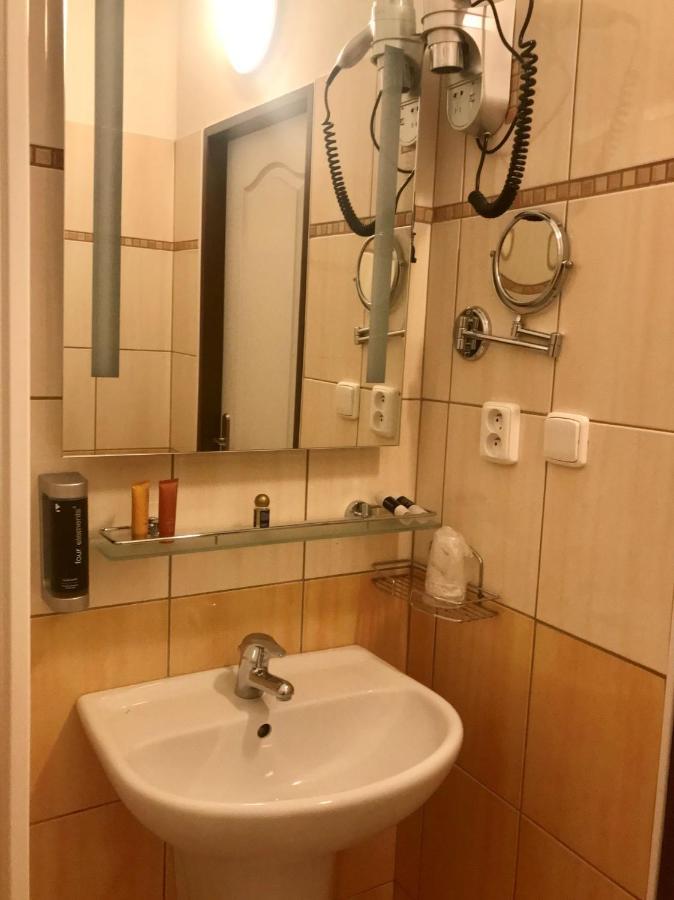 Hotel Bila Ruze Strakonice Esterno foto