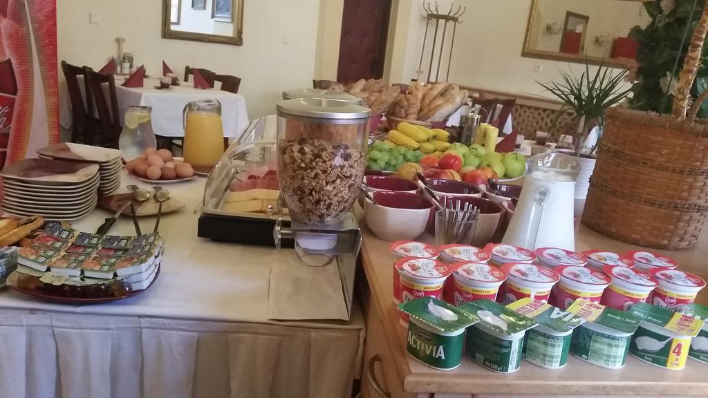 Hotel Bila Ruze Strakonice Esterno foto