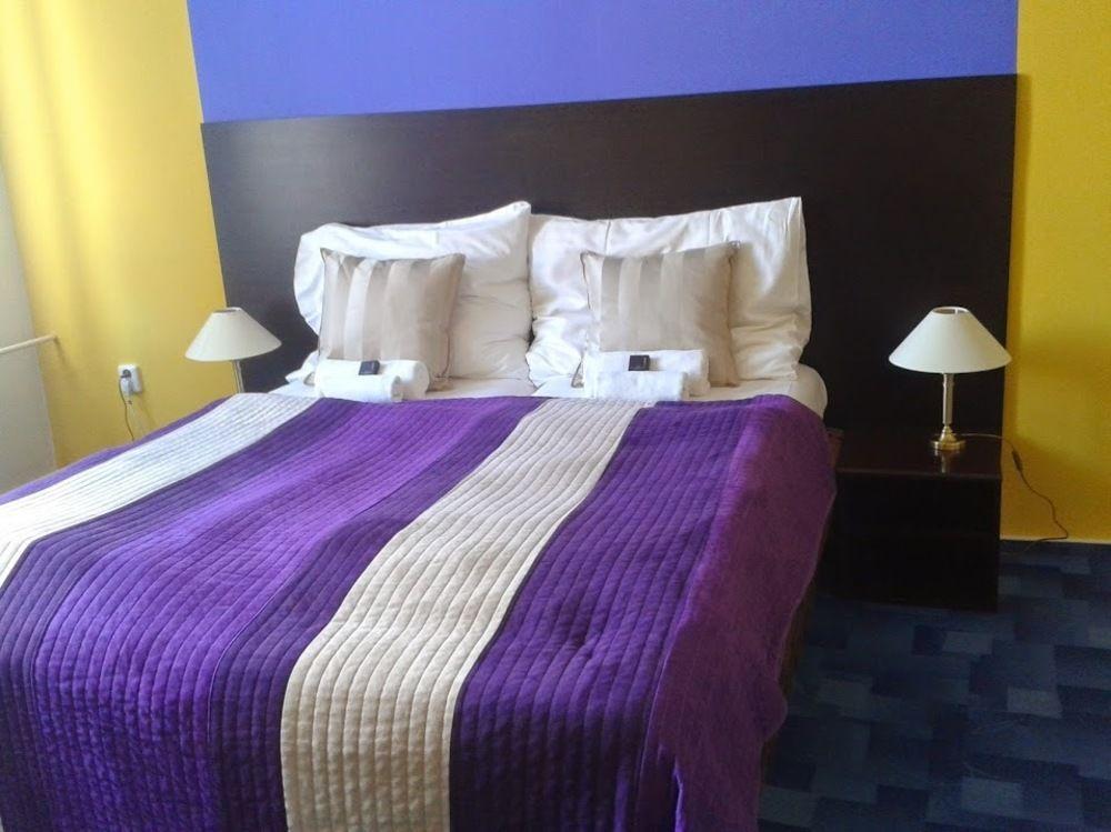 Hotel Bila Ruze Strakonice Esterno foto